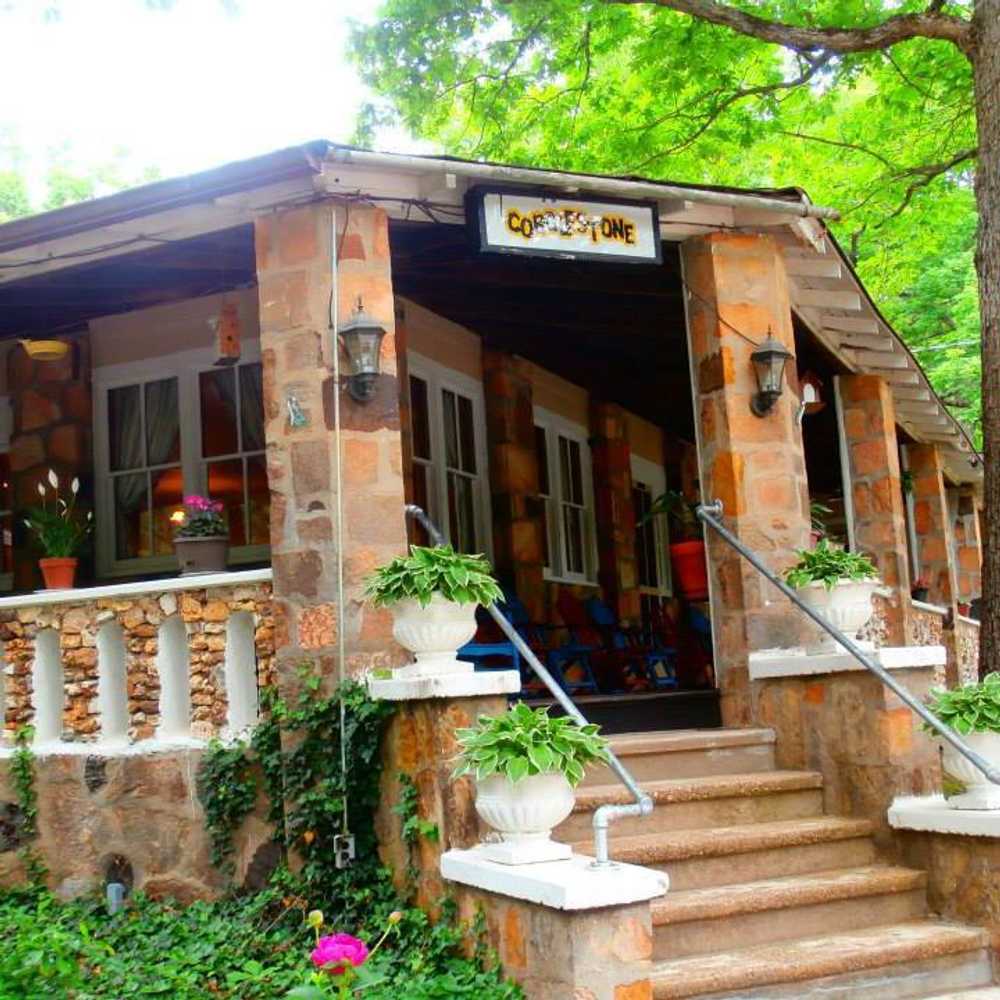 Cobblestone Lodge - Photo 2