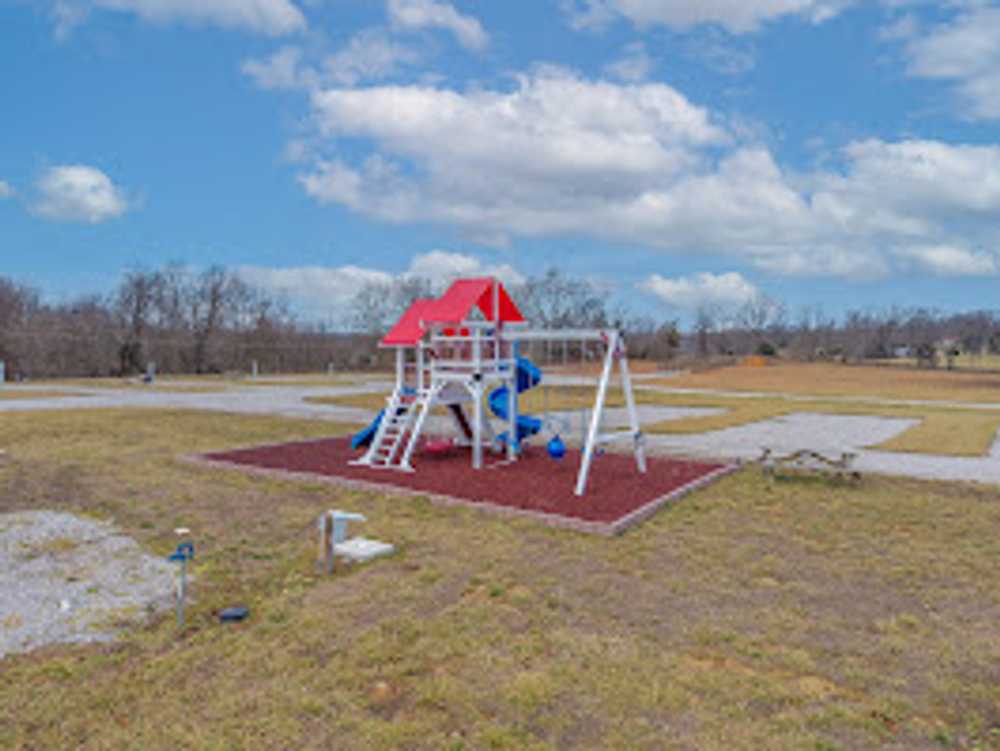 829 RV Park, Albany, Kentucky - Photo 4