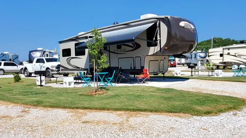 Premium Pull-Thru RV Site — image 8 of 8