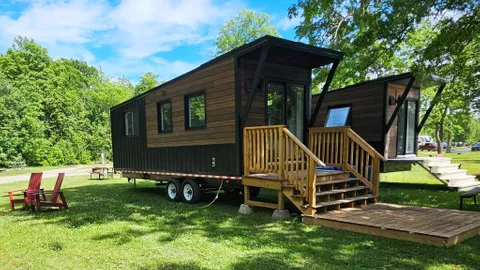 Tiny Home Cottage — image 1 of 7