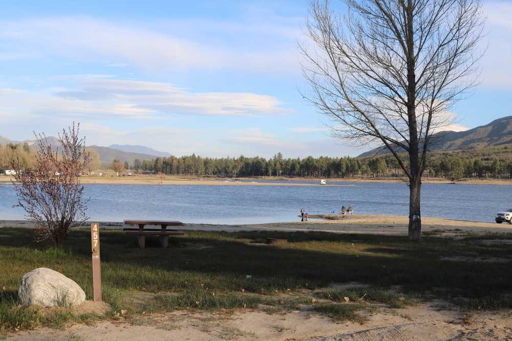 Lake deals hemet camping