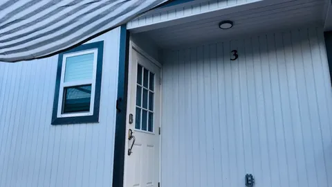 White Cabin — image 2 of 7