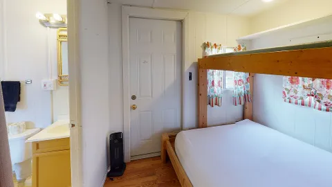 Rental RV3 — image 2 of 5