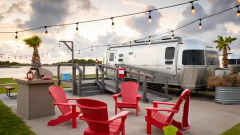 Airstream — image 1 of 7