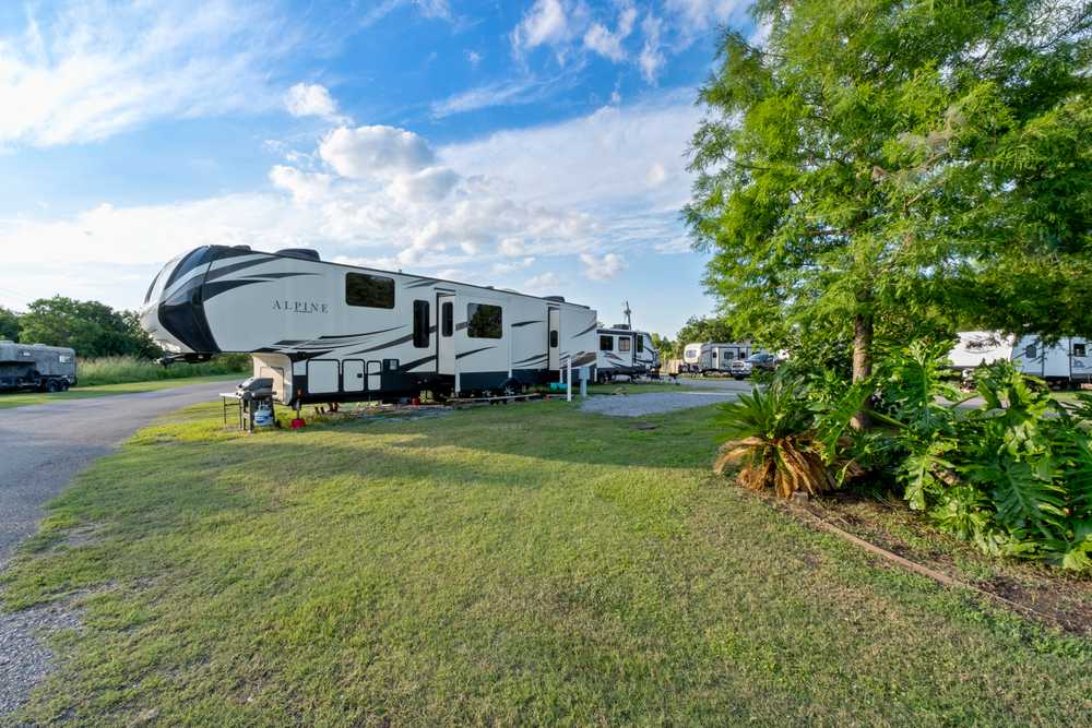 Bayou Barataria RV Park, Harvey, Louisiana - Photo 3