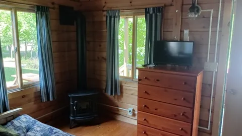 Large Cabin — image 2 of 7