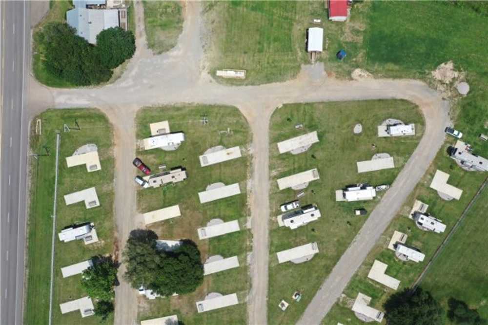 Elm Creek RV Park, Lincoln, Texas - Photo 2