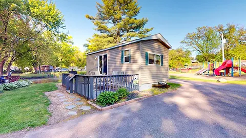 The Croaker Cove Bungalow — image 1 of 7