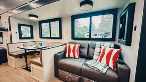 Valley Ridge RV - Deck — image 2 of 6