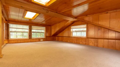 Cabin Rental 2 Bedroom — image 2 of 11