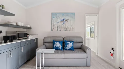 Deluxe Two Bedroom Cottage — image 2 of 13