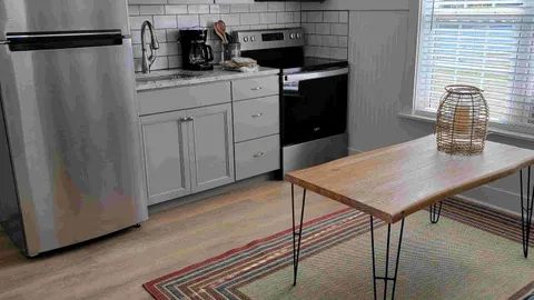 Lakeside Cottage 1 Bedroom — image 3 of 3