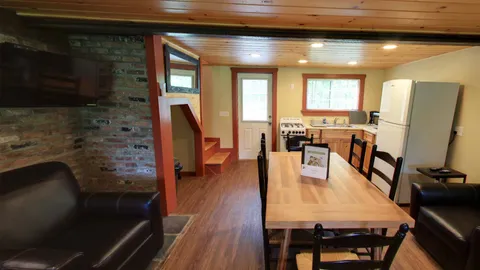 Bevier Lodge — image 2 of 9