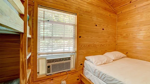 Comfort Cabin — image 2 of 7