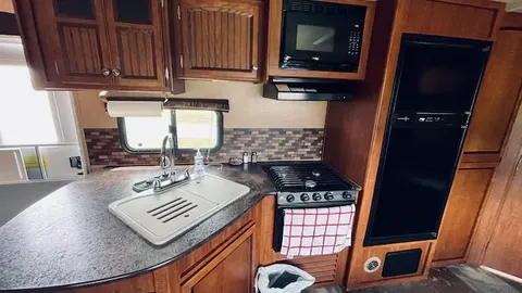 Rentable RV - T&W Jayco — image 2 of 4