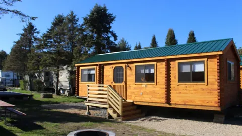 Deluxe Cabin - 4 Person — image 1 of 2
