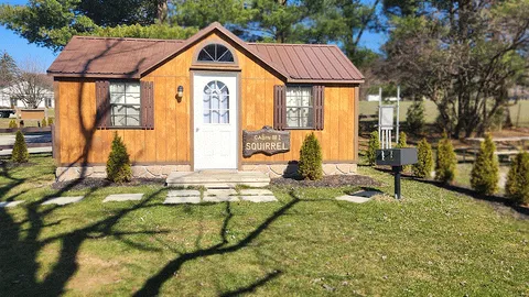 PRIMITIVE CABIN — image 1 of 6
