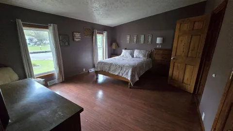 Rustic Retreat House — image 9 of 9