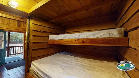Primitive Cabin — image 5 of 5