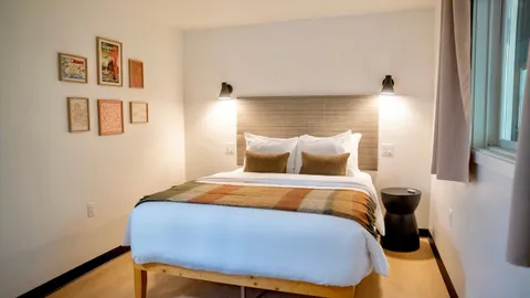 Queen Guest Room — image 1 of 6