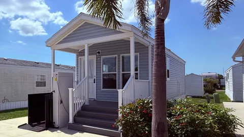 Diamond 1 Bedroom Cottage — image 1 of 9