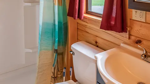Willow Flats Cottage — image 2 of 8