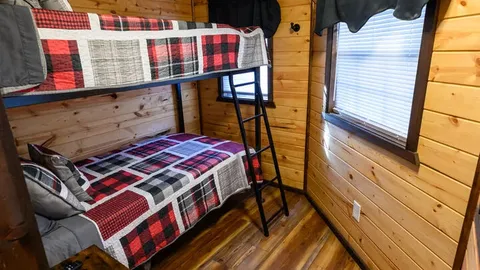 Logan Lodging - Cabin 2 - Gimme Some Sugar — image 6 of 6