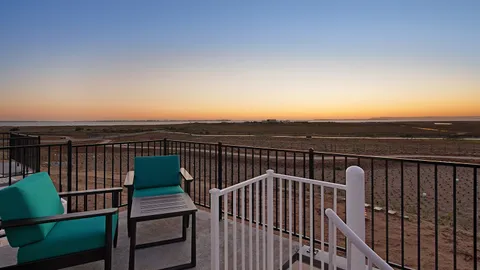 Bayview Cottage - 2 Bedroom — image 2 of 11
