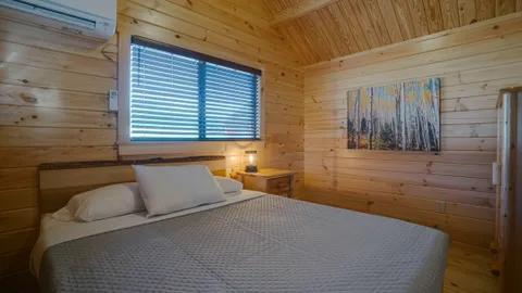 Cabin — image 2 of 10