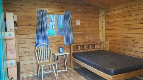 1 Room Cabin — image 2 of 9