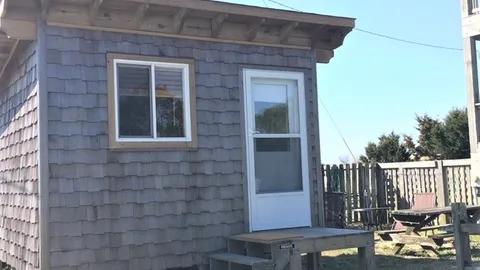 Cabin — image 1 of 4