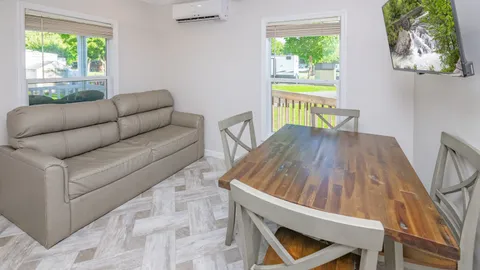 Deluxe Cottage — image 2 of 13