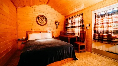 Studio Cabin — image 1 of 6