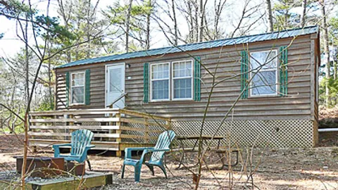 Cabin Style #6 2 Bedroom sleeps 6 — image 1 of 3