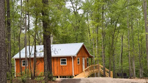 Hilltop Cabin Retreat w/ Private Hot Tub — image 19 of 19