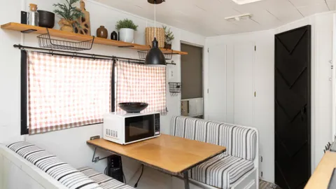Vintage RV — image 2 of 12