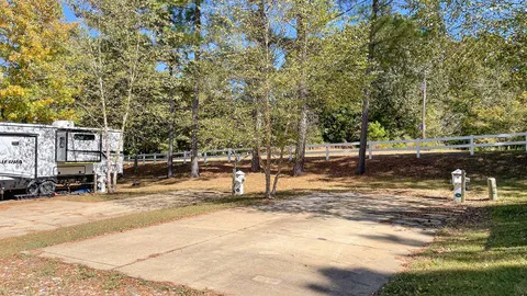 Fire Pit 30/50 Amp FHU RV Site — image 2 of 7