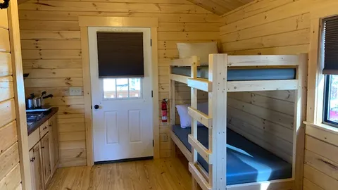 Studio Cabin — image 2 of 13
