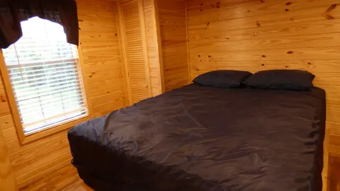 Lazy Bear Cottage — image 2 of 13