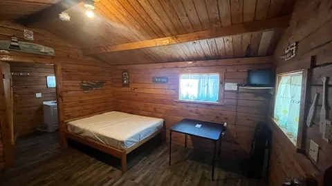 Premier Cabin — image 7 of 7