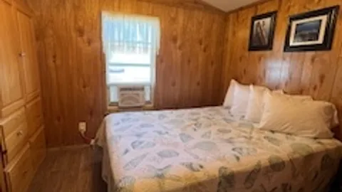 Cabin 12 - Queen Bed, Bunk Beds, & Futon — image 7 of 7