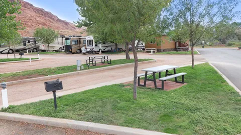 Premium Full Hookup Pull Through RV Site — image 3 of 3