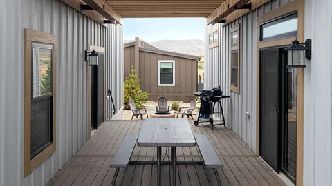 Lookout Lodge (B) — image 2 of 10