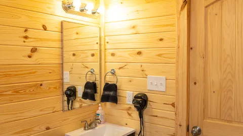 Cypress Cabin — image 2 of 11