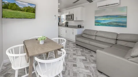Scenic View Deluxe Cottages - 2 Bedroom — image 2 of 17