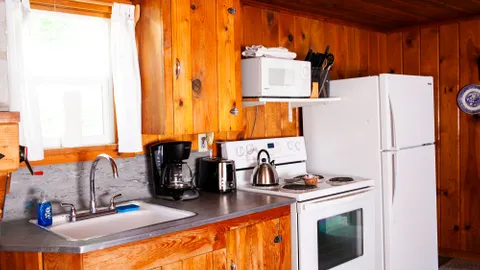 North Lakeview Cabin 7 - 1bedroom (1Q,1Sofa) — image 2 of 9