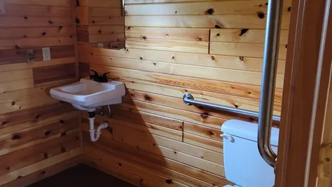 Family Cabin - Accessible — image 6 of 6