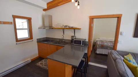 Chalet - Pinnacles — image 2 of 15