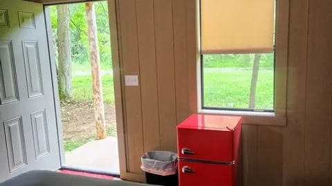 Uncle Ben's Cabin — image 4 of 4