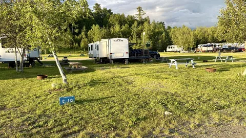 Back-in Full-Service Site (3 way) 30amp & Water & Sewer — image 2 of 4